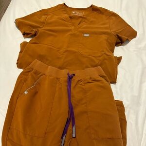 Figs Burnt Orange Catarina One pocket top and Zamora Jogger bottoms